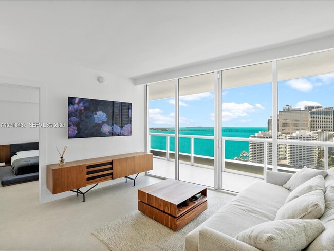 Building Photo - 495 Brickell Ave
