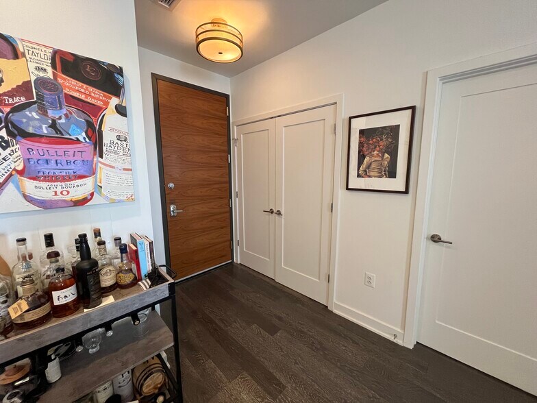 Building Photo - 1350 Maryland Ave NE