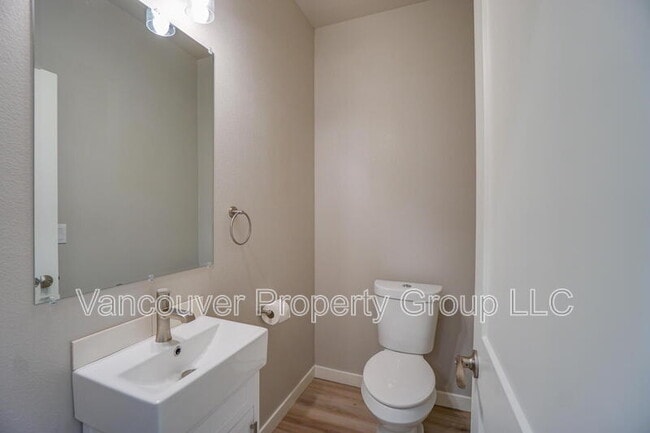 Building Photo - 2429 NE 54th St