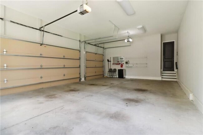 Building Photo - 211 Mount Vernon Hwy