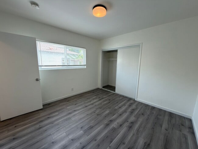 Building Photo - 1110 Mira Mar Ave