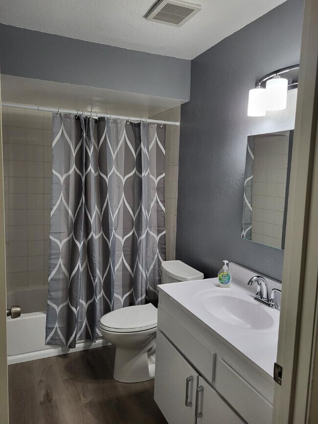 Building Photo - 3009 La Costa St