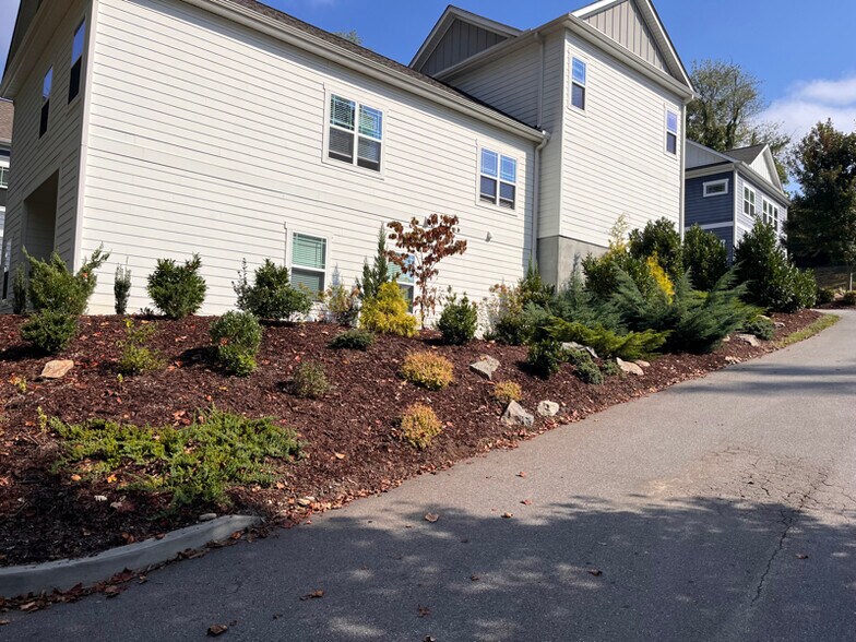 Building Photo - 32 Plant Pl