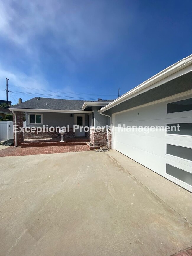 Building Photo - Great 4 bedroom 2 bath single story home