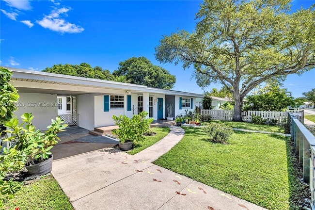 Building Photo - 228 SW 3rd Terrace