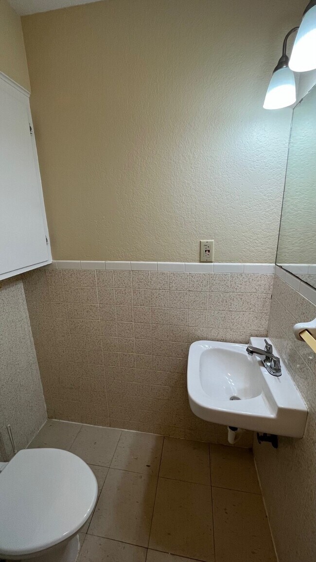 Building Photo - 1523 Avenue O