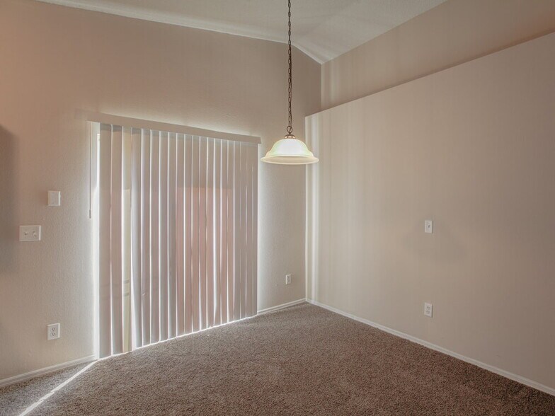 Building Photo - 1573 Palmstone Dr
