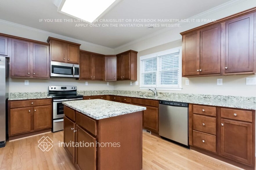 Building Photo - 2285 Summit Oaks Ct