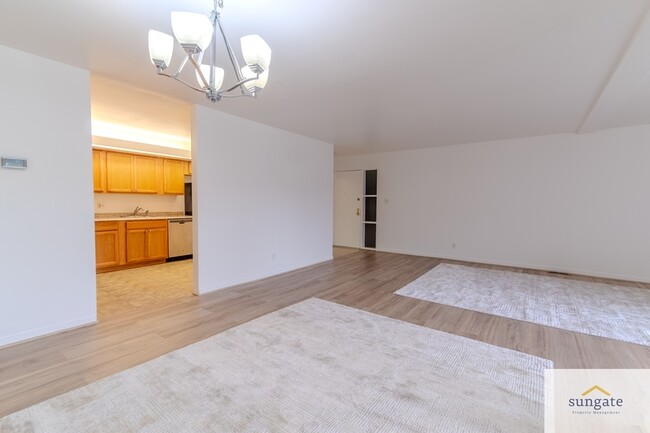 Building Photo - 35 Stonehenge Cir