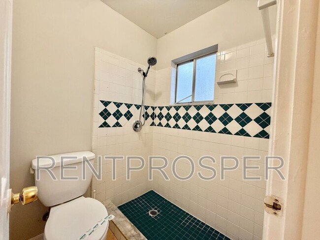 Building Photo - 2310 Pebble Ct