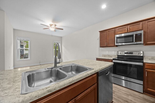 Building Photo - 211 N Stingray Ln