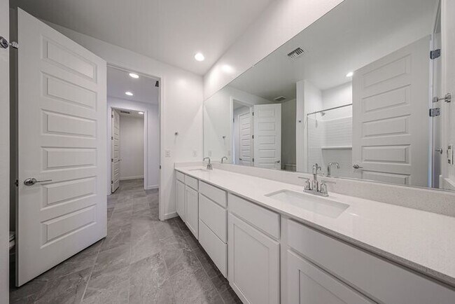 Building Photo - NEW 5 Bedroom 3 Bathroom Home Available fo...
