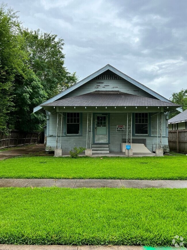 Building Photo - 3 Bedroom, 2 Bathroom Home for Rent