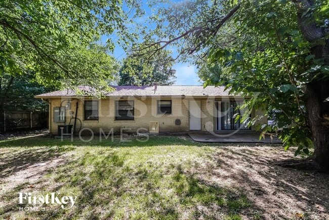 Building Photo - 1805 Dorothy Dr
