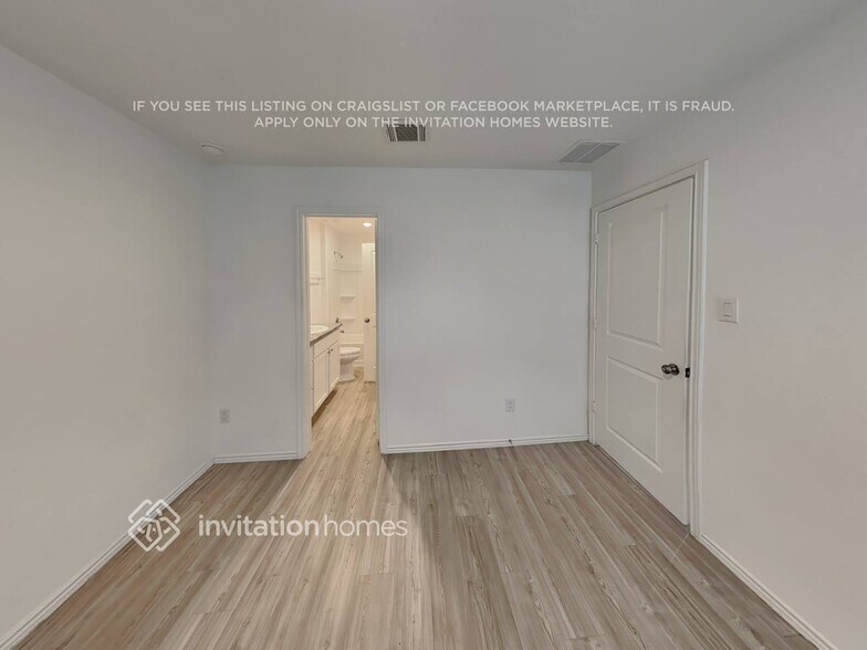 Building Photo - 4133 Waterfall Cv