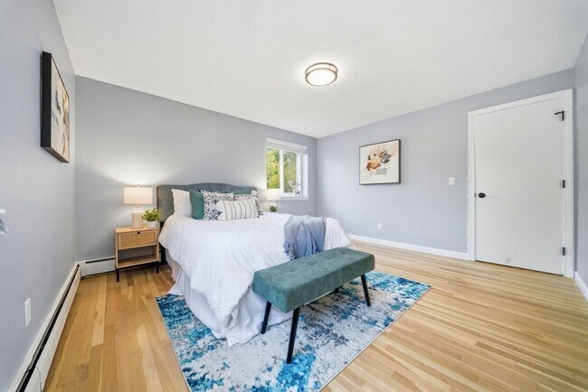 Building Photo - 20 Radcliffe Rd