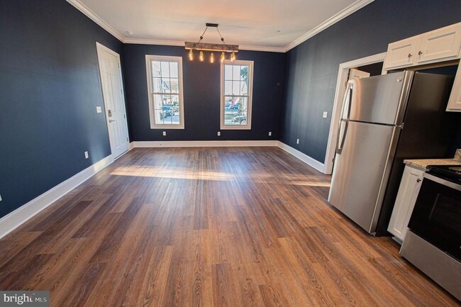 Building Photo - 106 Colonial Ct