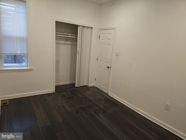 Building Photo - 423 N 52nd St