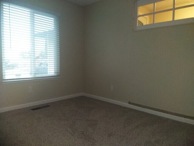Building Photo - 2132 Austin Ct