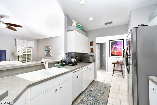 Building Photo - 19999 Lake Vista Cir