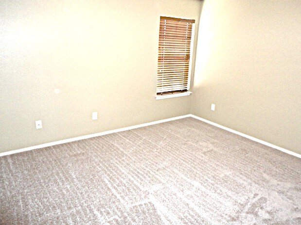 Building Photo - 10308 Oak Branch Ln