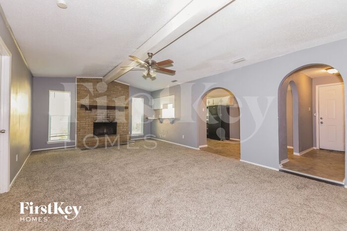 Building Photo - 2026 Aspen Ln