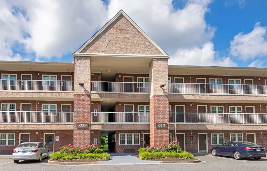 Primary Photo - Furnished Studio-Richmond - W. Broad Street - Glenside - South