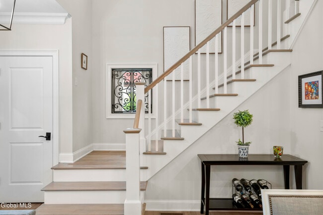 Building Photo - 37 White St