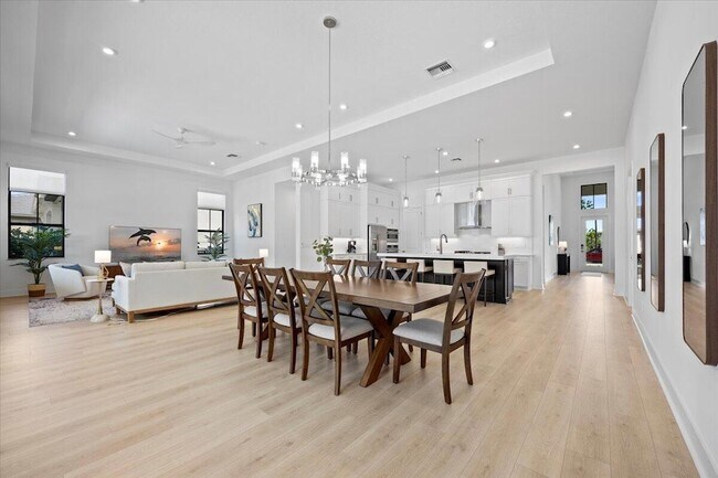 Building Photo - 13621 Le Christine Dr