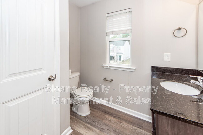 Building Photo - 522 Truman Dr