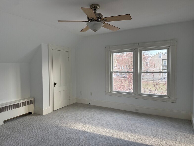 Building Photo - 89 Belmont St