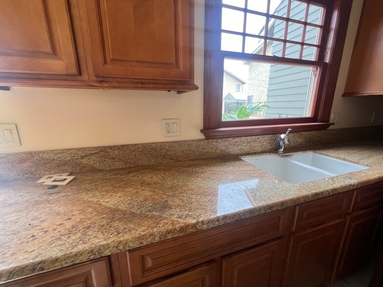 Building Photo - 2232 Juliet St