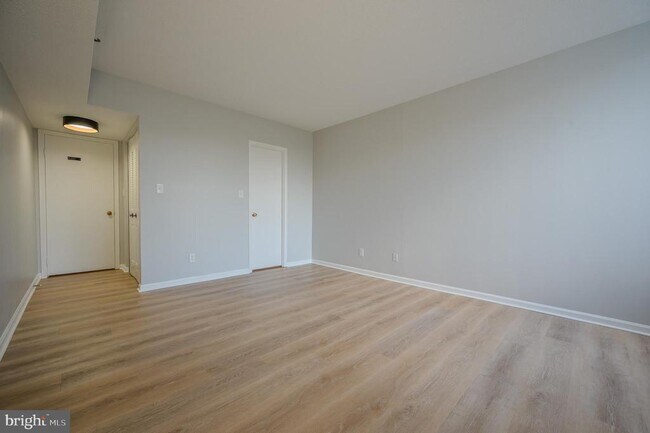 Building Photo - 3713 S George Mason Dr