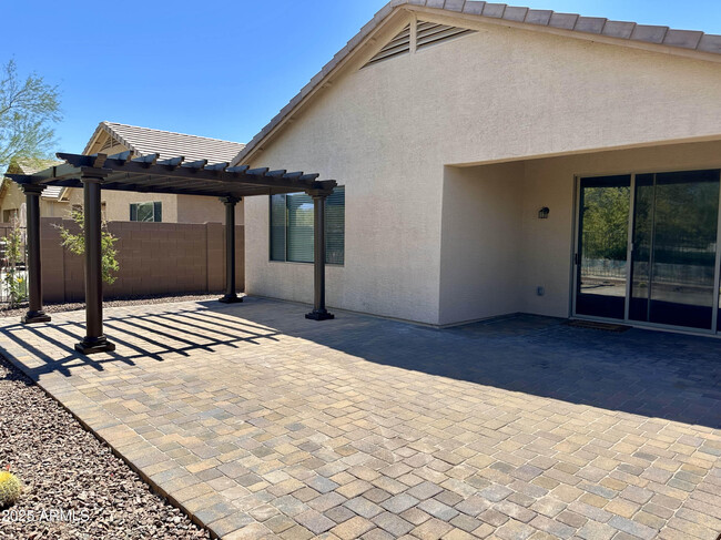 Building Photo - 1760 W Morse Dr
