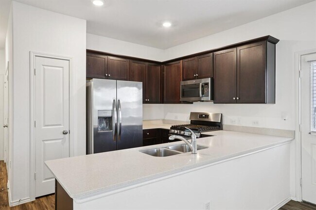 Building Photo - 15312 Sweet Mimosa Dr