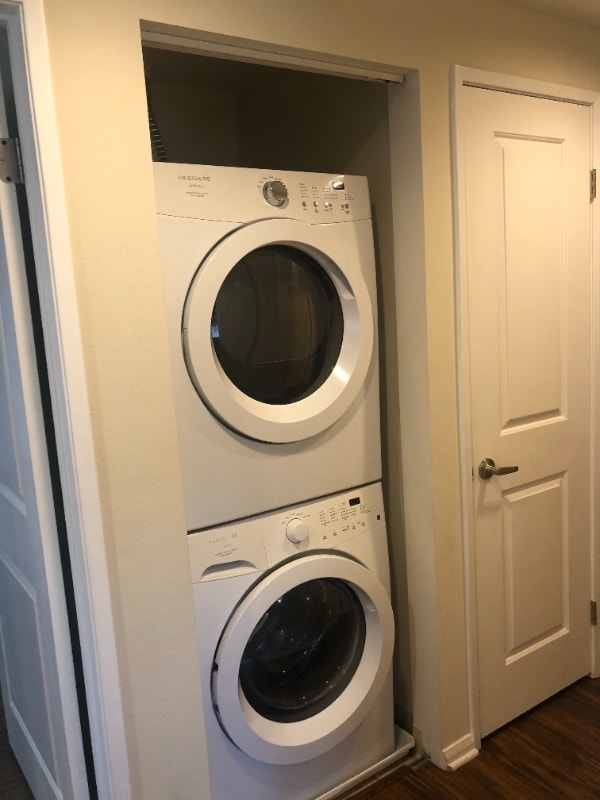 Building Photo - 844 Fedora St