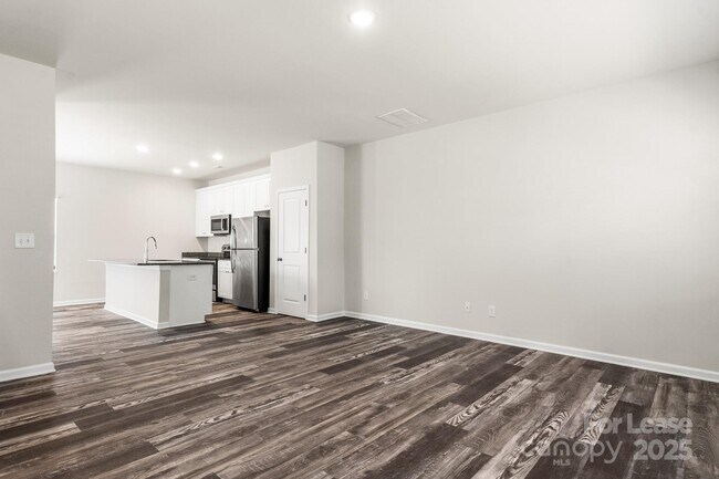 Building Photo - 117 Dogwood Vlg Trl