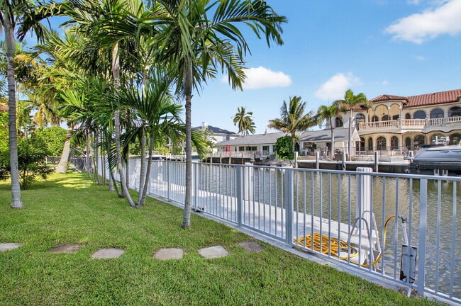 Building Photo - 937 Banyan Dr