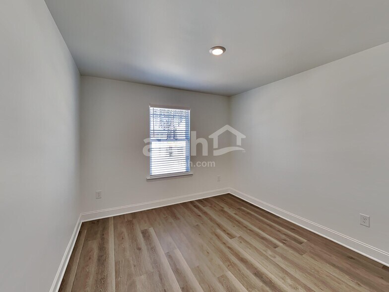 Building Photo - 1469 Aquamarine Dr