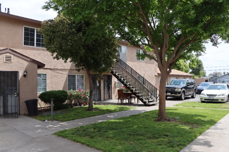 Primary Photo - 3935 E Clay Ave