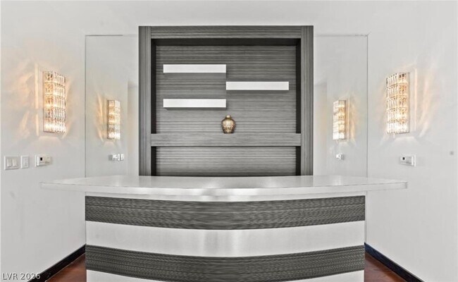 Building Photo - 3750 S Las Vegas Blvd