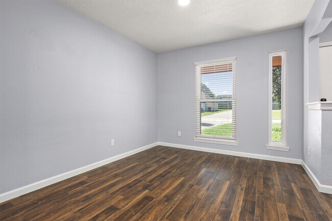 Building Photo - 7314 Robin St