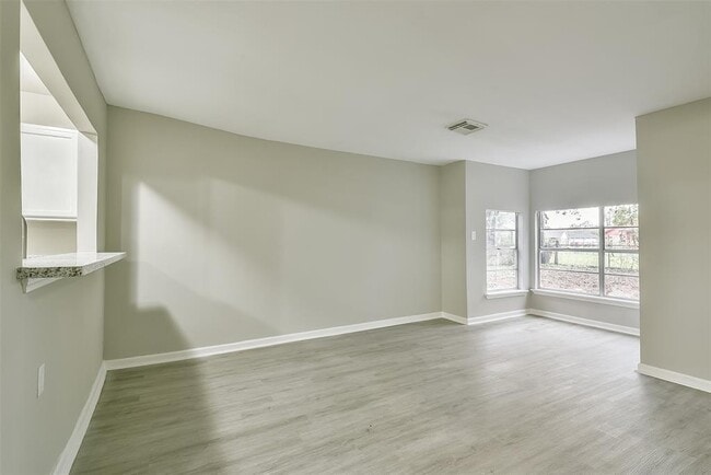 Building Photo - 500 Farrer St