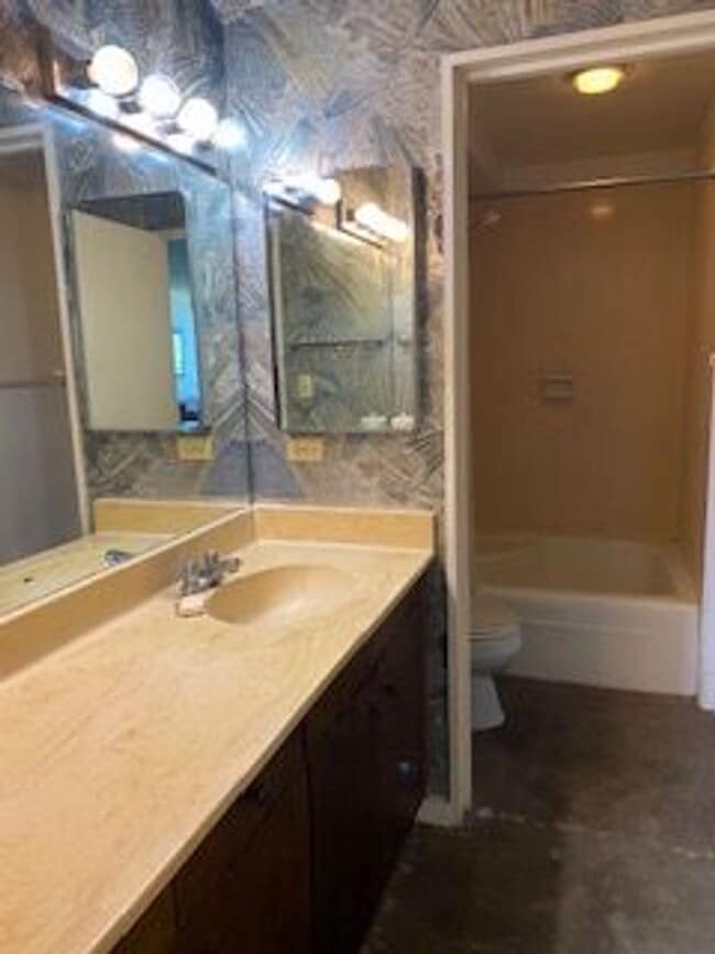 Building Photo - 2BR/2BA with ocean view