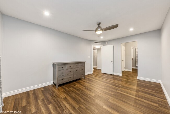 Building Photo - 5101 Carriage Way Dr