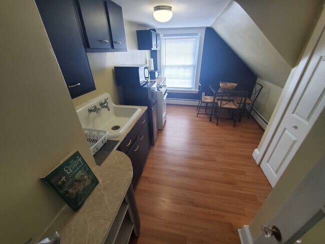 Building Photo - 55 Mapleton St