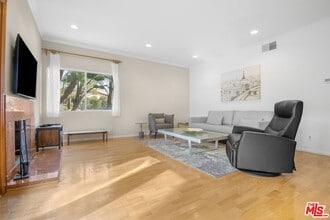 Building Photo - 916 15th St