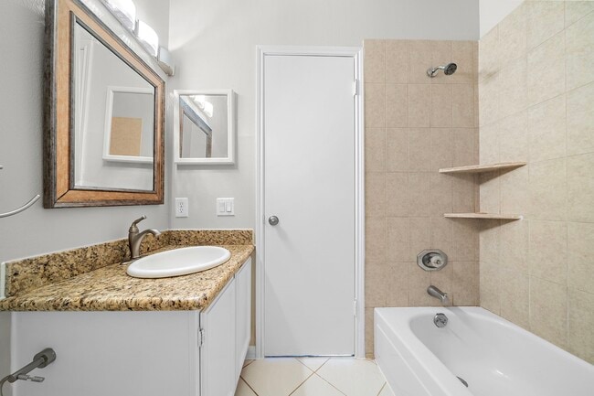 Building Photo - 7396 Regency Square Ct