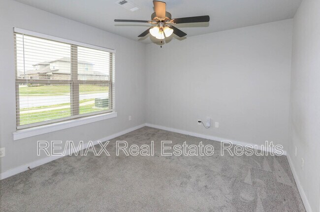 Building Photo - 1503 Purple Finch St