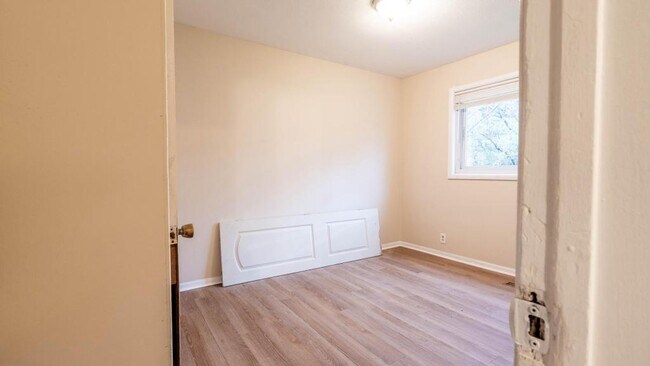 Building Photo - 801 Biddle St